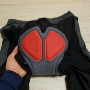 パッド付きサイクルパンツ「パールイズミ　サイクルクロップドパンツ」の内側にあるパッド