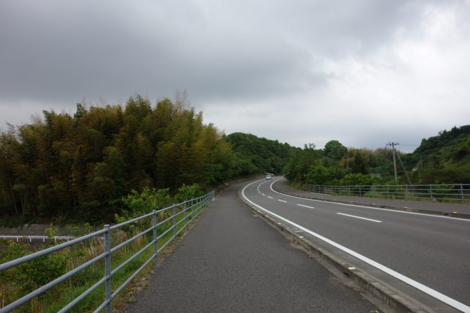 イオンモール今治新都市手前の道路