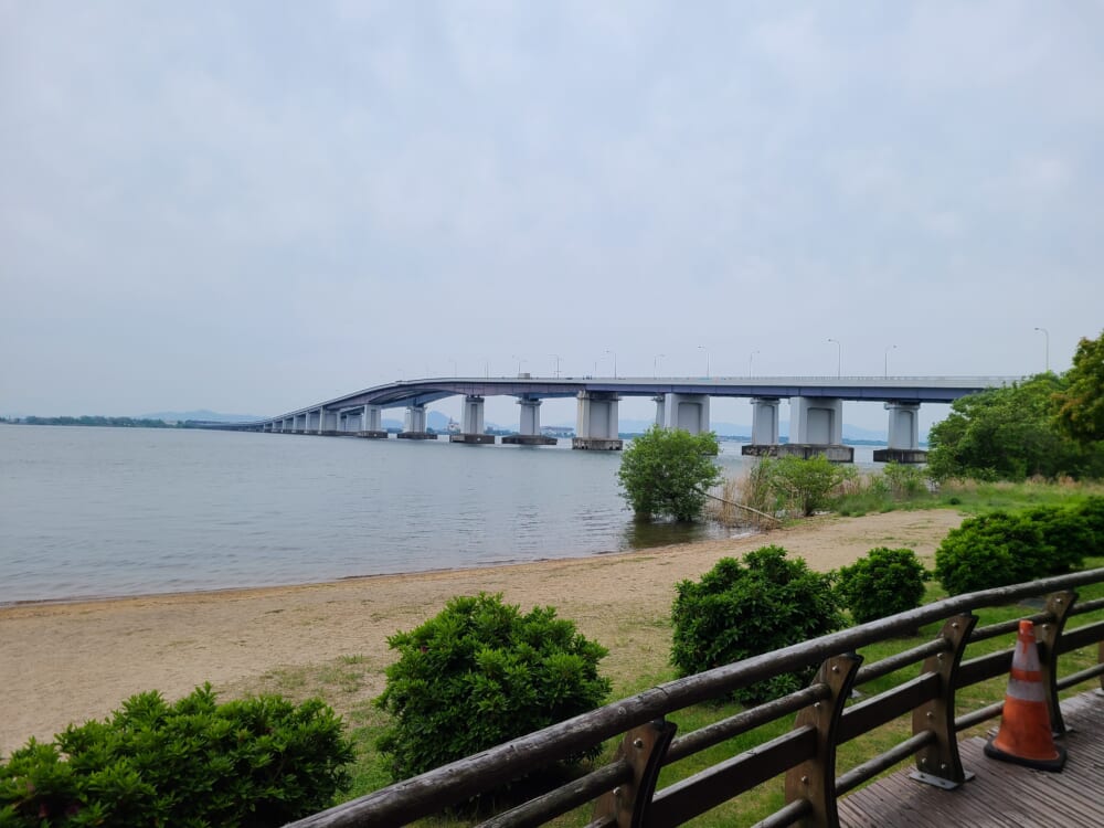 琵琶湖大橋の遠景