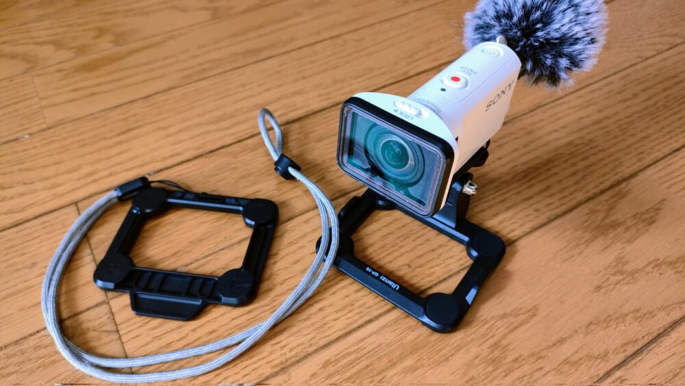 Ulanzi GP-16を装着したアクションカメラ