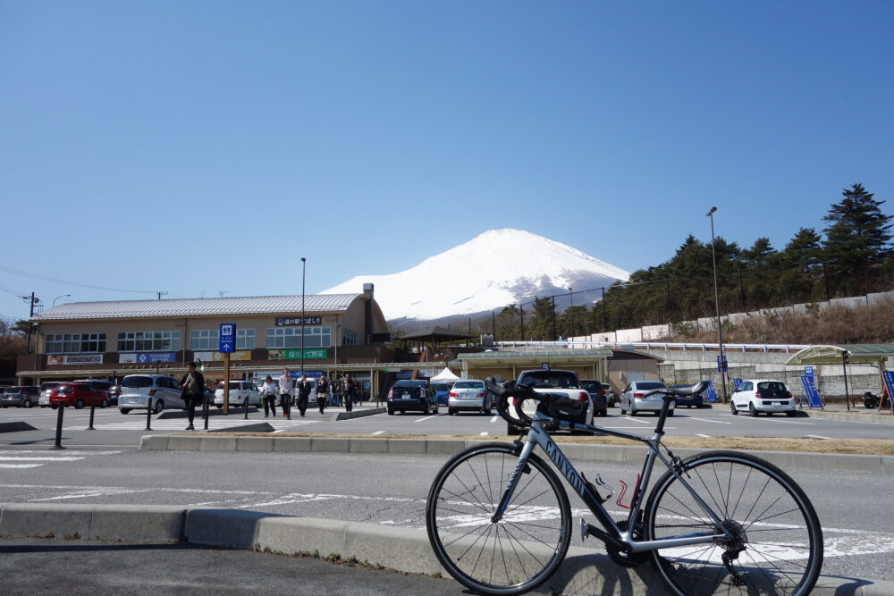 道の駅すばしりから見る富士山