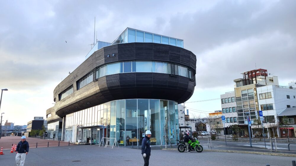 今治みなと交流センターはーばりー