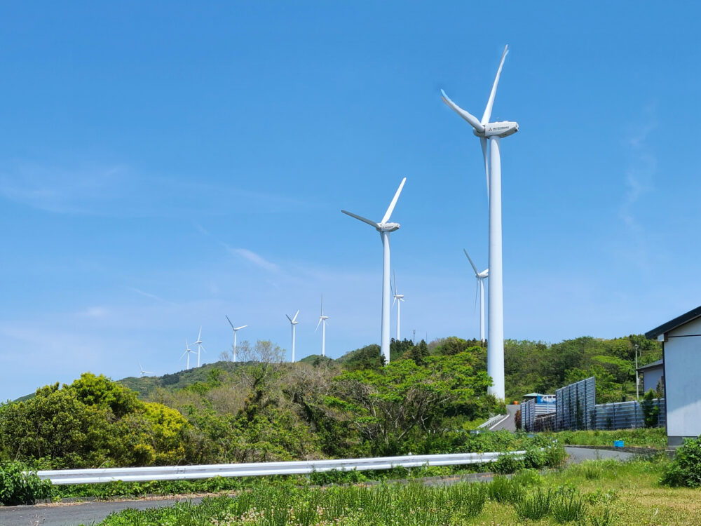 佐田岬半島　風力発電の風車