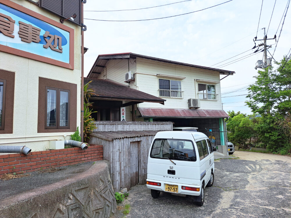 大三島の民宿　珈里葡（カリブ）民宿入口案内