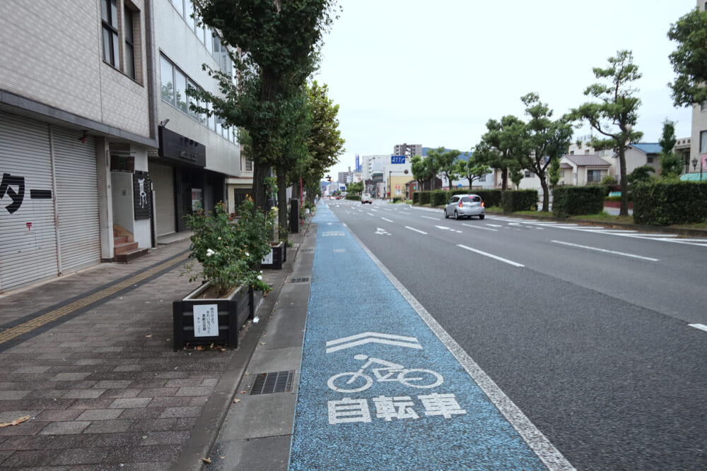 福山駅前の自転車通行帯