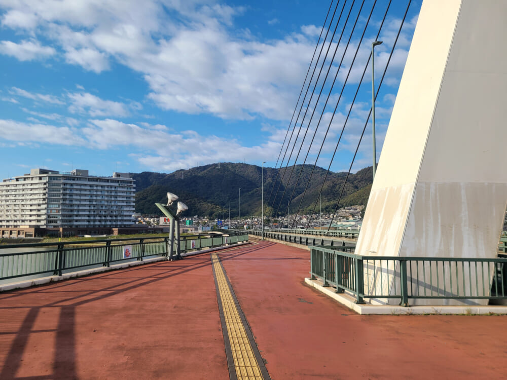 芦田川大橋の橋上