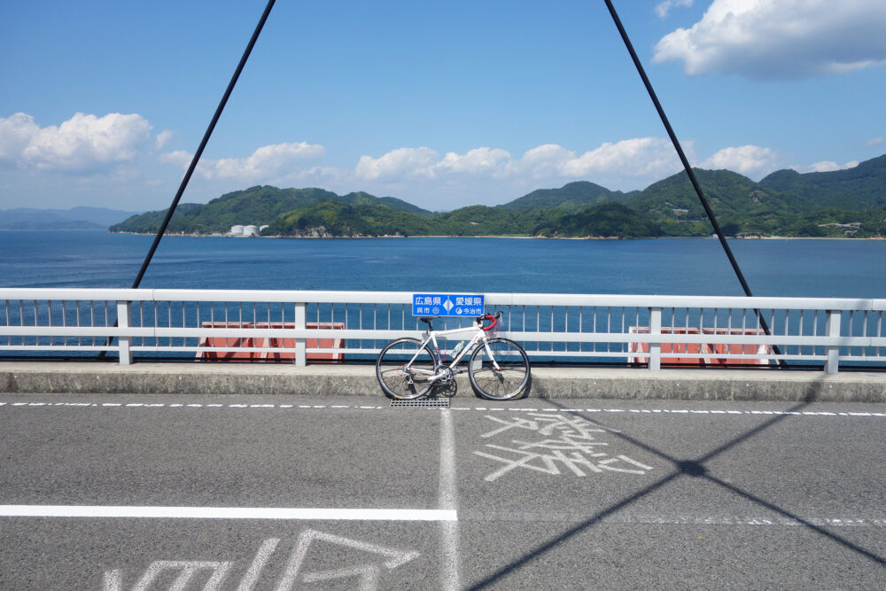 とびしま海道岡村大橋　広島と愛媛の県境