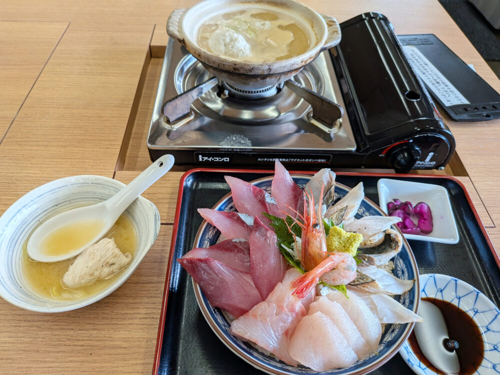 氷見港魚市場食堂の丼ぶり