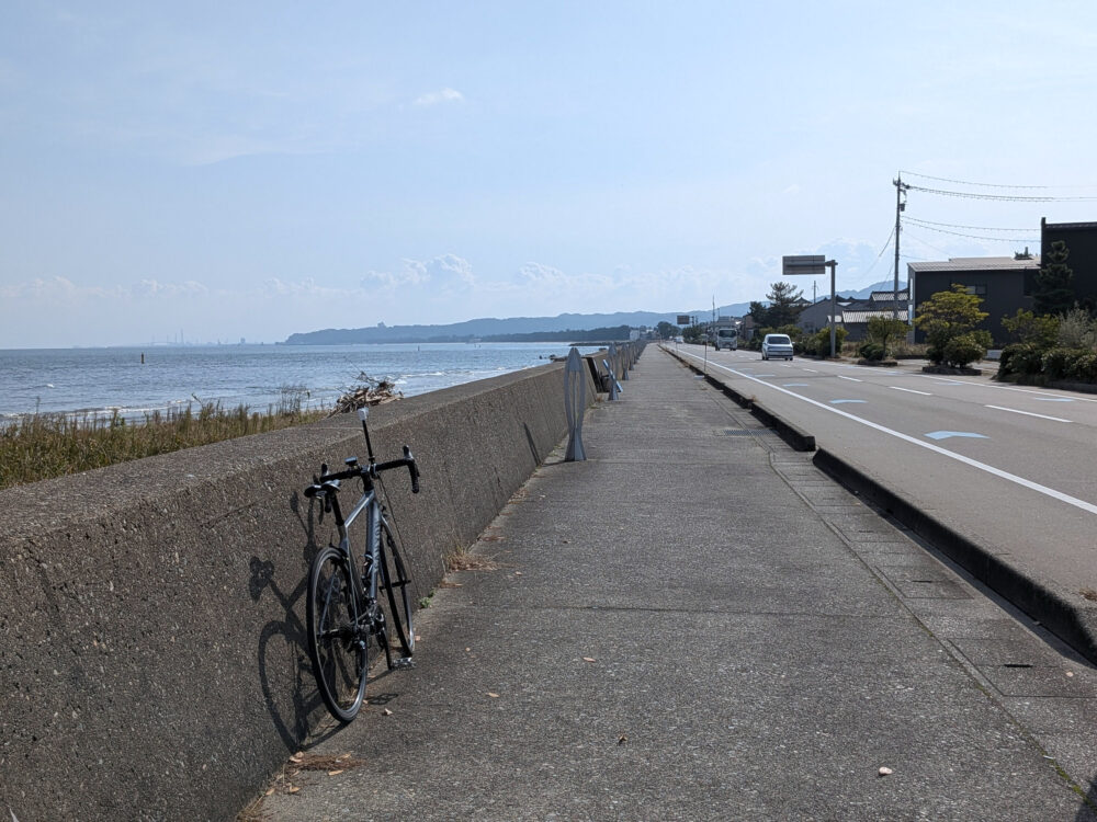 富山湾岸の道路