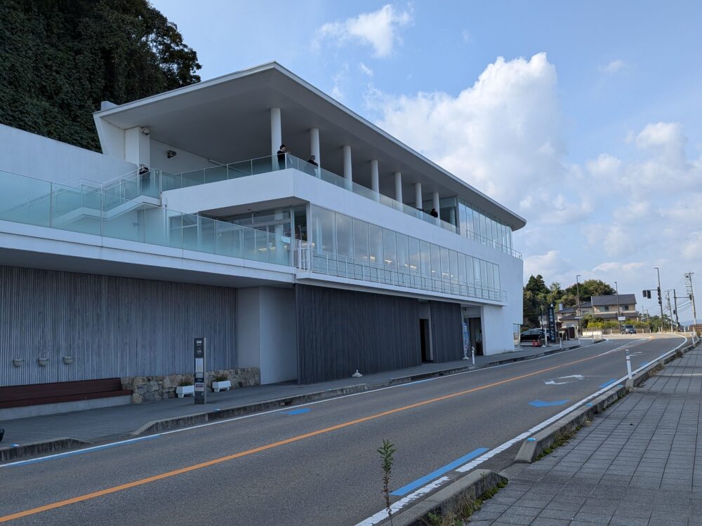 道の駅雨晴　外観